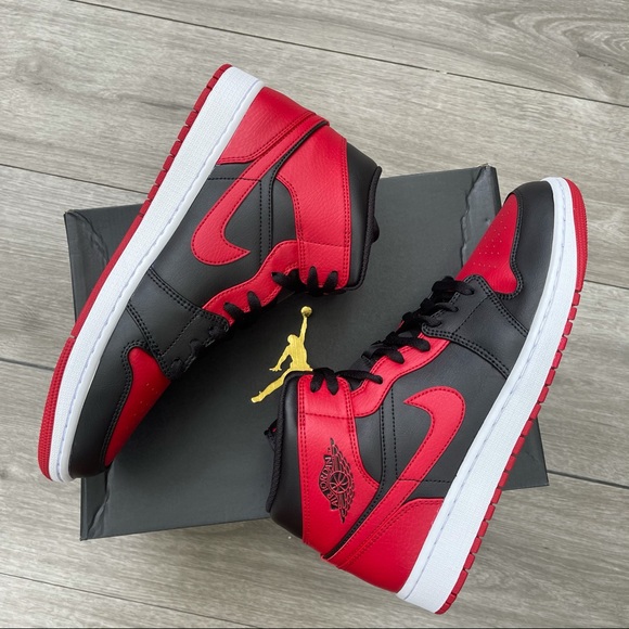 Air Jordan 1 Mid “Banned” Classic Red/Black Men’s - Picture 9 of 9